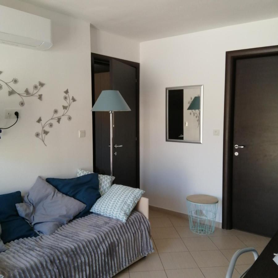 Joli Appartement En Corse Avec Piscine Belgodère Exterior foto